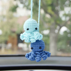 Colgante de pulpo de ganchillo secreto para coche, azul y azul claro, linda decoración para espejo retrovisor, para decoración interior del coche - Product Image 1
