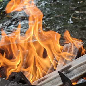 Bâton de briquettes de charbon de bois japonais 100% Eucalyptus Binchotan de qualité supérieure Charbon de bois blanc de fournisseur vietnamien - Product Image 1