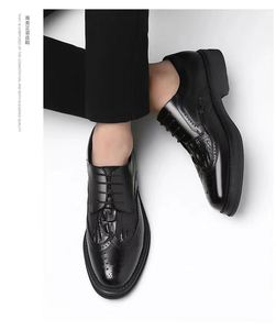 Chaussures habillées en cuir noir pour hommes, style britannique, décontractées, grande taille, à bout pointu, pour soirée, affaires et mariage - Product Image 3