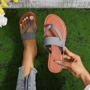 Sandalias Planas <span class=keywords><strong>de</strong></span> Verano Cómodas con Suela Suave para Mujer, Talla Grande, Sandalias Deslizantes <span class=keywords><strong>de</strong></span> Cuero PU, Chanclas Casuales <span class=keywords><strong>de</strong></span> Playa Antideslizantes - Product Image 4