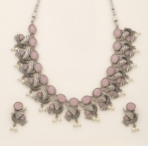 DIVYORO Ensemble de collier artisanal en forme d'oiseau rose pastel, finition oxydée, ensemble de bijoux élégants de créateur avec boucles d'oreilles, bijoux de mode - Product Image 3