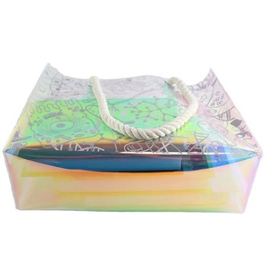 Sac fourre-tout de plage en PVC holographique irisé avec logo personnalisé, poignée en corde de coton épaisse et motif lettres - Product Image 5