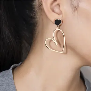 Source manufacturers direct supply simple heart stud ins wind trend personality lady love titanium steel earrings wholesale