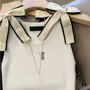 <span class=keywords><strong>T</strong></span>-shirt Corta da Donna Senza Maniche con Fiocco sulla Spalla, Stile Designer Miu, Elegante Casual, Ricamata Minmin - Product Image 4