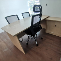 Dayanıklı 6 Feet Modern Sunta Melamin Yönetici Ofis Masası Kurumsal Profesyonel Kullanım AY Ofis Sistemi Model V-EXMB 180 1