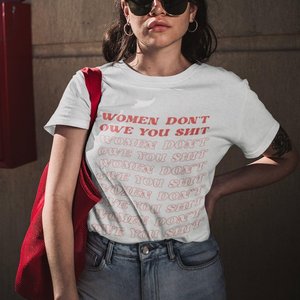 Camiseta feminista para mujer, Don't Owe You Sh*t, manga corta, cuello redondo, 100% algodón, estética vintage para mujer - Product Image 3