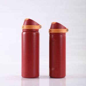 Botella de Agua Deportiva Portátil de Gran Capacidad con Aislamiento de Acero Inoxidable 304, Tapa Abatible, para Hombres y Mujeres - Product Image 4