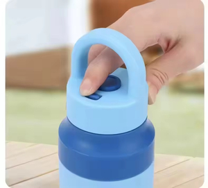 ODM/OEM Vaso Térmico de Acero Inoxidable de 550 ml con Aislamiento al Vacío, Tapa de Apertura con una Mano y Bloqueo, Diseño Moderno para Viajes, Rendimiento Térmico - Product Image 6