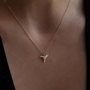 Collares con dientes de tiburón, collares con colgante chapados en oro amarillo sin deslustre, collares de moda personalizados de diseñador 2025 - Product Image 2