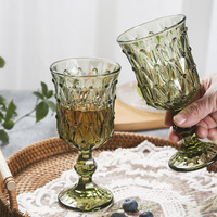 Retro wijnglazen groothandel, geëmbosseerde diamantvormige groene kelken voor hotel, restaurant, bruiloft, servies