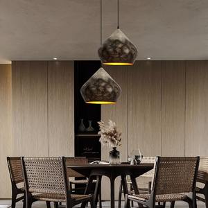 Lámpara Colgante de Hierro Forjado Estilo Wabi-Sabi para Mesa de Comedor, Barra de Bar Retro Americana Original, Iluminación Personalizada para Alojamientos - Product Image 1