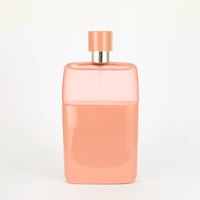 Parfum pour femme, flacon rectangulaire opaque, bords plats, capuchon argenté, boîte haute, senteur fruitée estivale longue durée