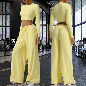 Ensemble Athleisure 2 Pièces Grande Taille Femme – Crop Top Uni et Pantalon Ample à Jambes Larges – Tenue de Yoga et Fitness en Spandex/Nylon – Vente en Gros - Product Image 3