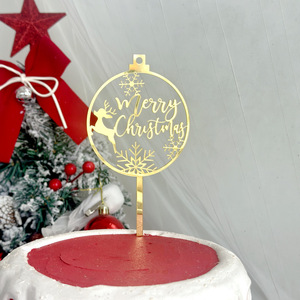 ท็อปเปอร์เค้กอะคริลิคคริสต์มาสลายกวางและเกล็ดหิมะ ตกแต่งเค้กสำหรับงานปาร์ตี้วันหยุด พร้อมด้วยดีไซน์น้ำผึ้งและความหวาน - Product Image 1