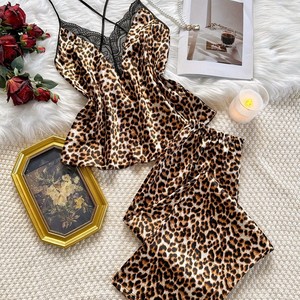 Set <span class=keywords><strong>Pigiama</strong></span> Donna Traspirante con Scollo a V, Primaverile e Autunnale, Due Pezzi, Canotta e Pantaloni, Sexy Stampa Leopardata - Product Image 1