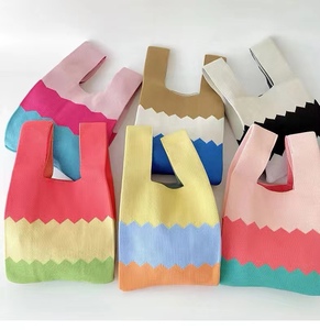 <span class=keywords><strong>Borsa</strong></span> Tote da Spiaggia All'<span class=keywords><strong>uncinetto</strong></span> <span class=keywords><strong>Fatta</strong></span> <span class=keywords><strong>a</strong></span> <span class=keywords><strong>Mano</strong></span> di Alta Qualità, Colorata, <span class=keywords><strong>a</strong></span> Maglia, <span class=keywords><strong>a</strong></span> Secchiello, Traforata - Product Image 1