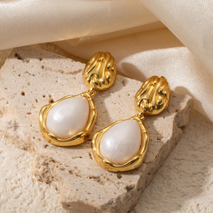 Boucles d'oreilles pendantes rétro européennes et américaines pour femmes, style luxueux et haut de gamme - Product Image 4