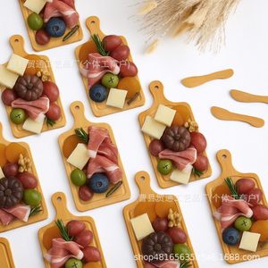 Mini tabla de quesos rectangular de madera de calidad alimentaria para servir en fiestas con asa - Product Image 2