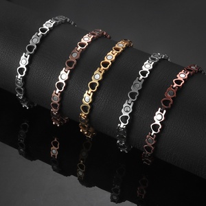 Commercio all'ingrosso Hiphop stile misto accessori rigidi gioielli per uomo <span class=keywords><strong>bracciale</strong></span> cuore cavo in acciaio inox <span class=keywords><strong>bracciale</strong></span> - Product Image 1