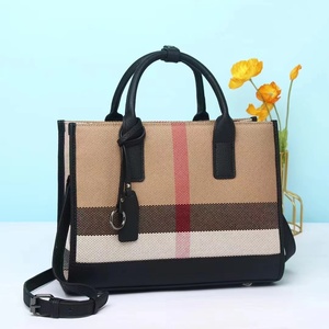 Nouveau <span class=keywords><strong>tartan</strong></span> dames sacs à main à carreaux conception sacs à main pour femme en cuir véritable élégant luxe grande capacité impression classique sac fourre-tout - Product Image 4