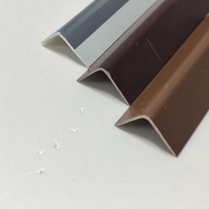 Embellecedor de borde de esquina de pared de <span class=keywords><strong>cerámica</strong></span> de PVC resistente al calor 10mm en forma de L Embellecedor de azulejo de <span class=keywords><strong>plástico</strong></span> de 90 grados - Product Image 3