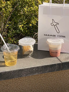 แก้วกาแฟกระดาษลูกฟูกแบบใช้แล้วทิ้ง ย่อยสลายได้เองตามธรรมชาติ ขนาด 90 มม. แบบกำหนดเองได้ พร้อมโลโก้แบบกำหนดเอง ฝาปิดสองชั้น และปลอกหุ้มแบบกำหนดเองได้ - Product Image 6