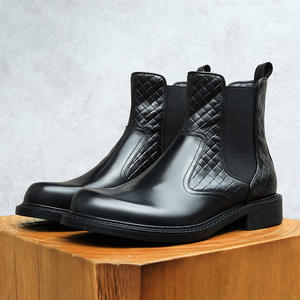 Cuir de vache confortable pour homme, fait à la main, avec un sceau à nouer imprimé rétro - Product Image 4