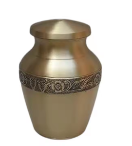 Urne de crémation adulte en Bronze antique de haute qualité directement de l'Inde bande gravée à la main dernière conception cendres en métal fournitures funéraires - Product Image 1
