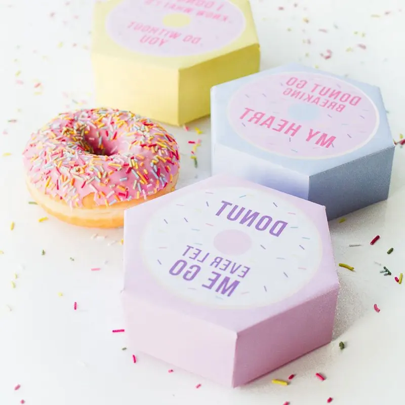 Boîte d'emballage de donuts unique préféré de mariage, fête d'anniversaire pour enfants en forme d'hexagone
