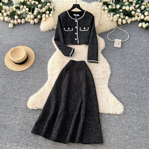 Ensemble deux pièces <span class=keywords><strong>chic</strong></span> <span class=keywords><strong>pour</strong></span> <span class=keywords><strong>femme</strong></span> 2026 : Robe de bureau et <span class=keywords><strong>jupe</strong></span> taille haute à boutons métalliques – Tenue de travail élégante - Product Image 3