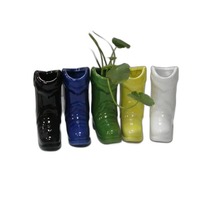 Petit vase en céramique en forme de botte de cowboy pour la décoration de la maison ou du bureau