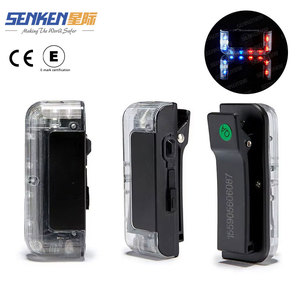 Lampe d'épaule LED de sécurité rechargeable étanche et clignotante Senken pour la signalisation routière - Product Image 1