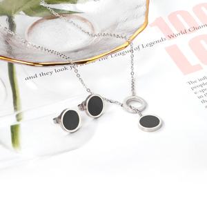 Ensemble de bijoux en acier inoxydable plaqué or 18 carats, collier avec pendentif circulaire géométrique, boucles d'oreilles à clous, coquille noire minimaliste pour femmes - Product Image 2