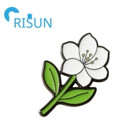 Épinglette en métal Gardenia émaillée, fabriquée en usine, fleur de jasmin philippine, épingles Philippines, broches, épinglette personnalisée Sampaguita