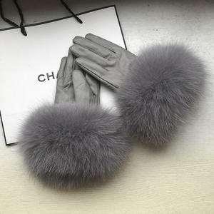 Gants en <span class=keywords><strong>cuir</strong></span> véritable avec fourrure de <span class=keywords><strong>renard</strong></span> et peau de mouton, manteaux gris pour femmes - Vente directe d'usine - Product Image 4