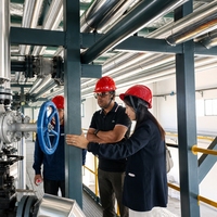 Ligne de production de lessive en poudre 35-45 T/H avec moteur de pompe, télécommande et système d'usine automatisé