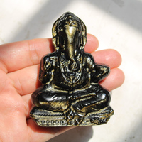 Sculpté à la main 8-9cm obsidienne naturelle cristal plat Ganesh 8-9cm argent doré éclat éléphant dieu ornement pour la décoration de la maison