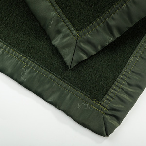 Chăn len màu xanh lá cây quân đội chăn mềm mại và ấm áp chăn sofa màu rắn có chứa sợi dẫn điện chống tĩnh điện - Product Image 3
