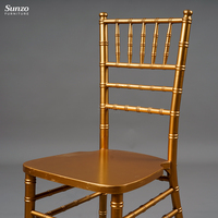 Chaises Chiavari en gros, dorées, pour intérieur et extérieur, en bois, pour mariages et événements, à louer
