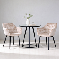 Fauteuil en velours capitonné de luxe, chaise d'appoint rembourrée avec pieds en métal noir pour la maison, l'appartement, le café