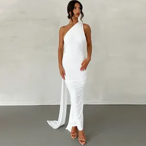 Gaun putih tanpa lengan untuk wanita, Gaun kasual elegan bahu terbuka tanpa lengan musim panas 2024