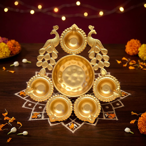 Ensemble de lampes à huile traditionnelles en laiton pour Diwali avec motif paon, pour cérémonies religieuses, ensemble décoratif multi-pièces pour Pooja - Product Image 3
