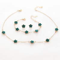 Nouveaux ensembles de bijoux pour femmes, 3 pièces, colorés, en alliage, style charmant, motif trèfle à cinq feuilles et fleur porte-bonheur, collier, bracelet, boucles d'oreilles, pour le marché international
