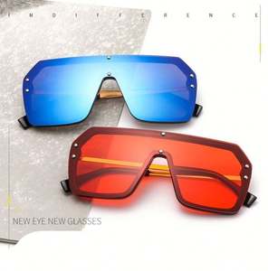Gafas de Sol Cuadradas Retro Modernas con Logotipo Personalizado para Hombre y Mujer, Lentes de Una Pieza Extra Grandes con Protección UV400 - Product Image 1