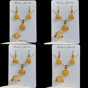 Set di Gioielli Stile Dubai Placcato Oro 24K, Lussuoso Set 3 in 1 con Collana, <span class=keywords><strong>Orecchini</strong></span> e Anello per Sposa e Uso Quotidiano - Product Image 1
