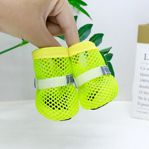 Zapatos de malla para perros, azules, reflectantes, con rayas, transpirables, antideslizantes, protectores para patas de cachorros, calzado de verano para mascotas - Product Image 3