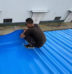 Lámina impermeable para techo de hierro-Material PE, verde, eco-seguro, reducción de temperatura, pelar y pegar - Product Image 1