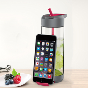 700ml 24oz Botella de jugo de plástico ecológica Impresión de logotipo personalizado al por mayor para acampar Soporte para teléfono celular y botella de agua - Product Image 2