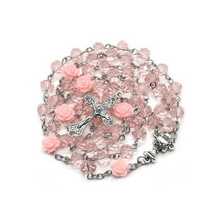 Rosario in Vetro Rosa con Decorazioni a Rosa e Croce Placcata Argento Anticato, Gioiello di Preghiera Cattolica Unisex - Product Image 4