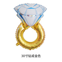 Différentes bagues en diamant, ballons en aluminium, décorations de mariage pour enterrement de vie de jeune fille